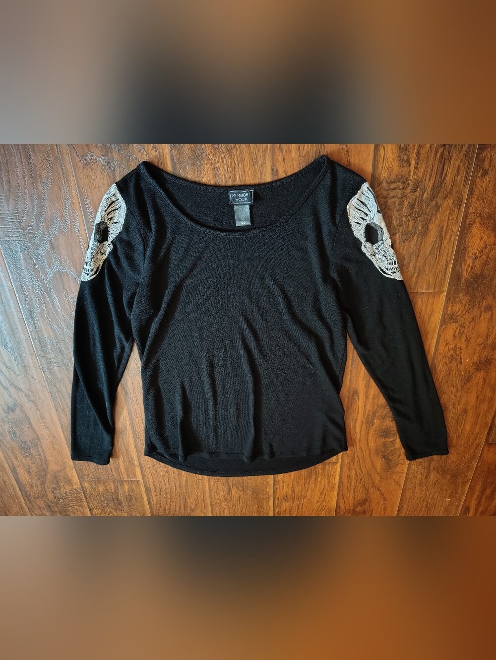 Midnight Hour black and skulls long sleeve shirt size M